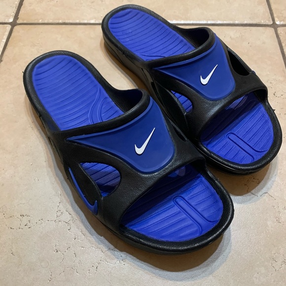 nike first string slide size 13
